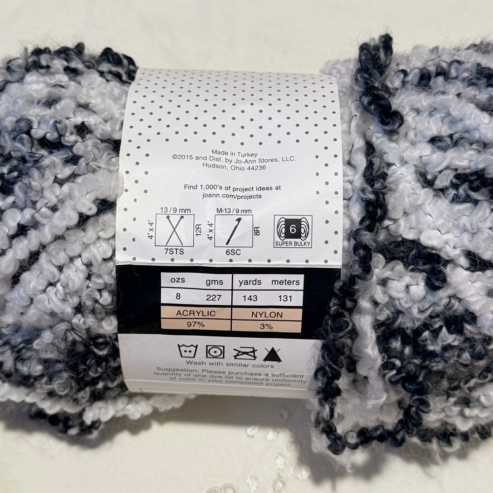 Buttercream Luxe Craft Rainbow Boucle Bulky Yarn Black White Partial Skein 6.5oz - Picture 2 of 8
